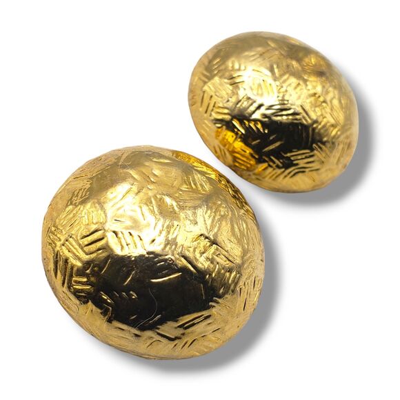 Large Gold Tone Textured Domed Clip On Earrings Vintage Retro Heavy - Picture 7 of 9